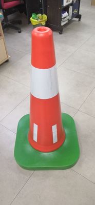 Barrière en aluminium de route de moule de billette solide en plastique